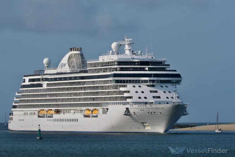 SEVEN SEAS SPLENDOR photo