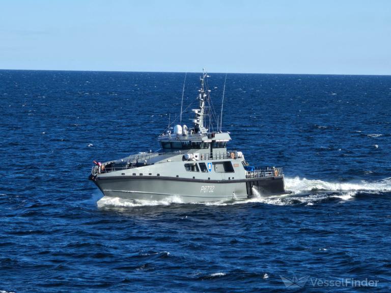 WARSHIP P6732 photo