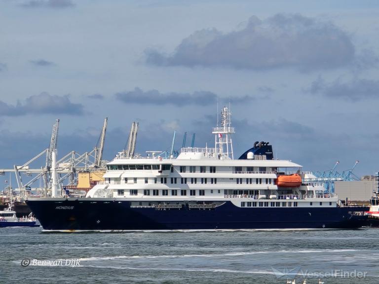 ship photo