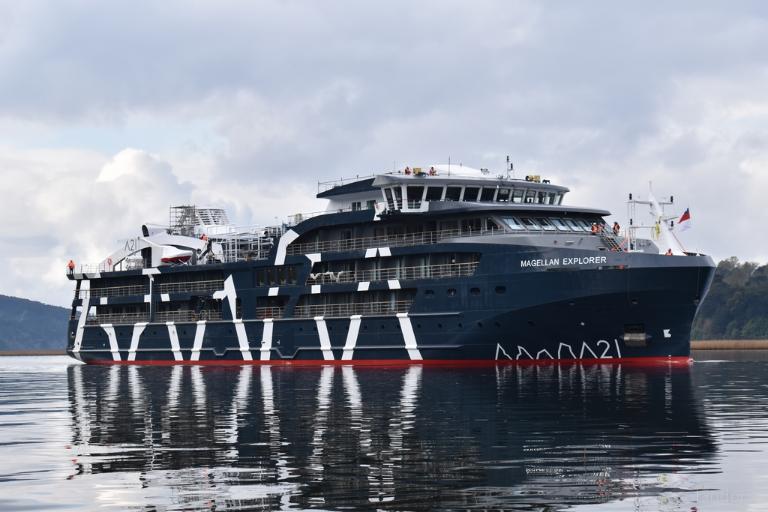 MAGELLAN EXPLORER photo