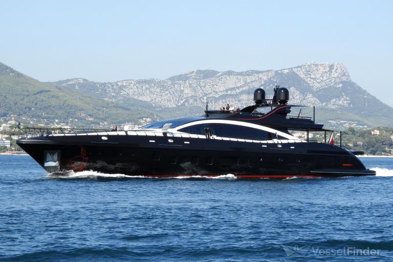 Black legend store yacht