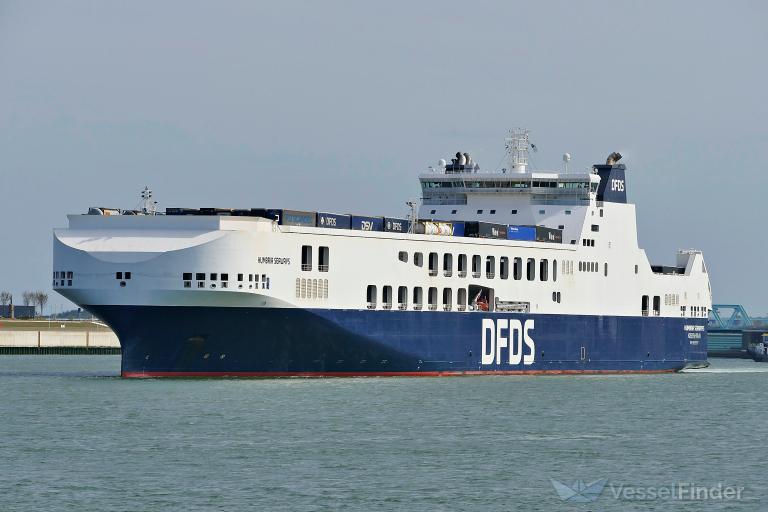 ship photo