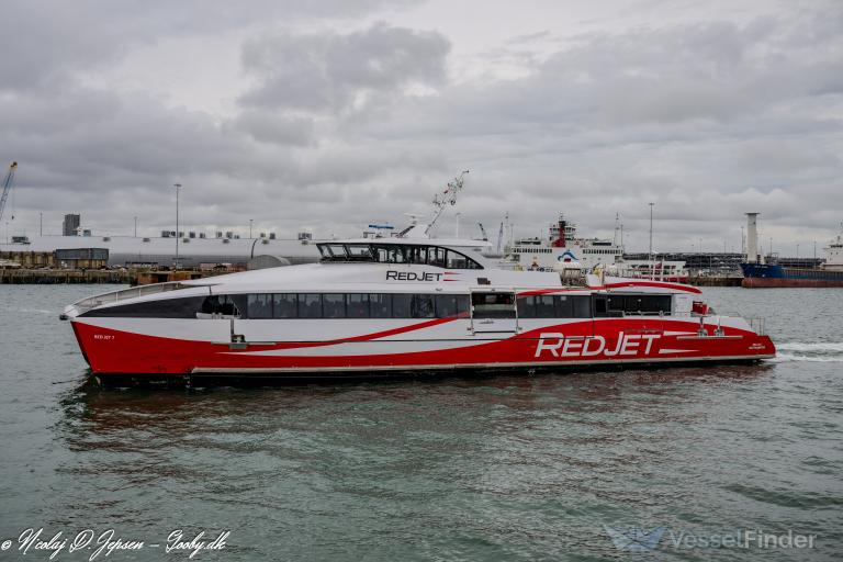 RED JET 7
