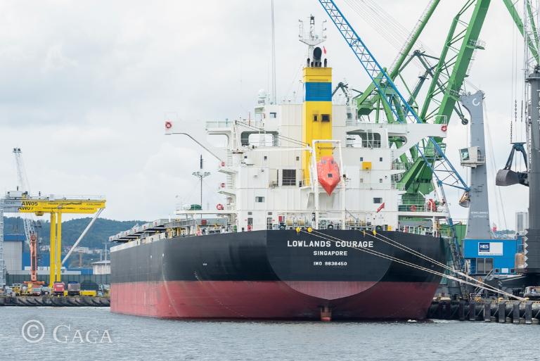 LOWLANDS COURAGE photo