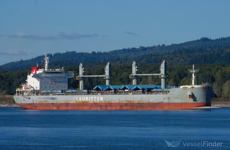 CANADIAN BULKER photo