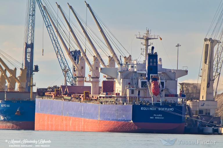 ship photo by Manuel Hernández Lafuente