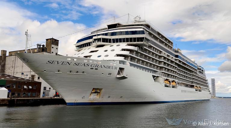 SEVEN SEAS GRANDEUR