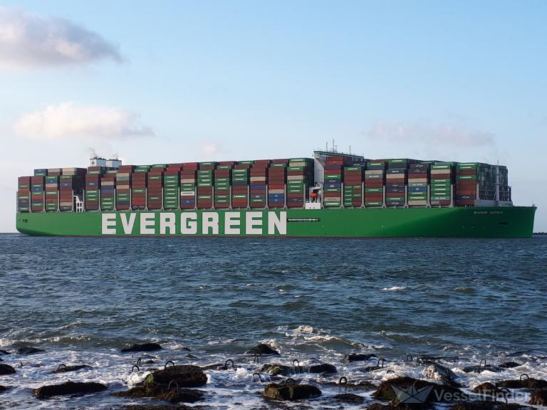 EVER APEX Container Ship Details and current position IMO 9893979