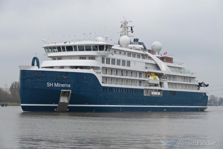 Llega otro crucero de lujo a Ushuaia
