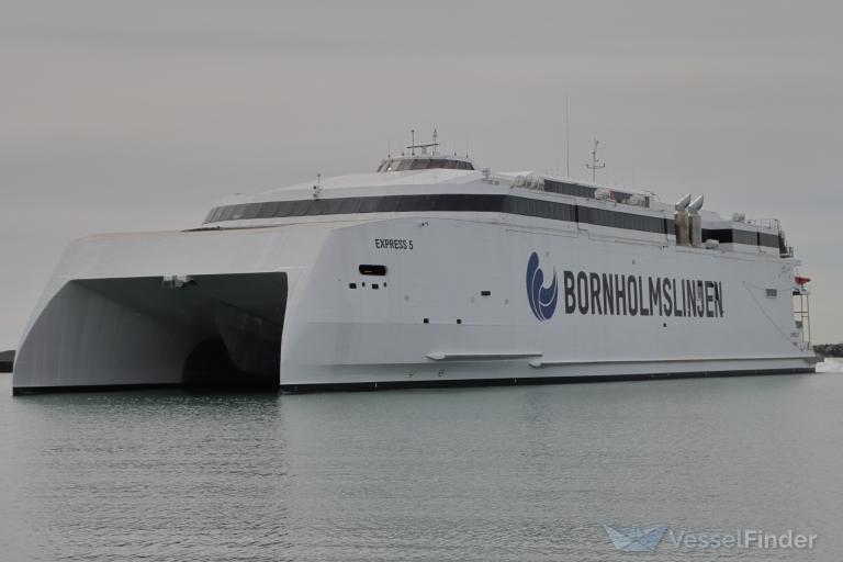 EXPRESS 5, Passenger/RoRo Cargo Ship Details and current position