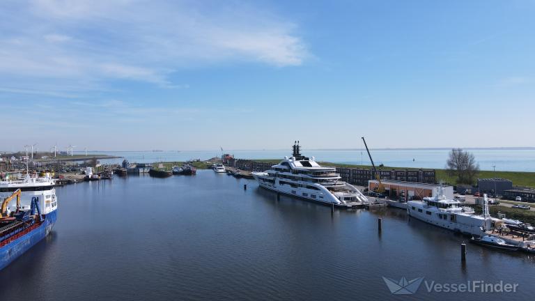 DAMEN YACHTING 477