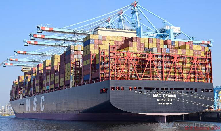 ship photo by P.Kooistra