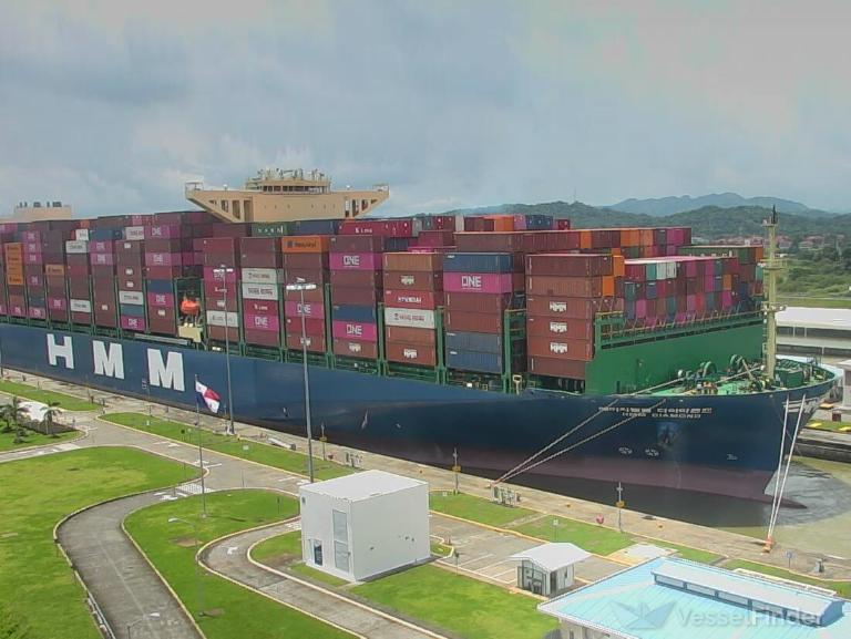 HMM DIAMOND, Container Ship - Details and current position - IMO ...