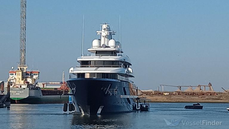 Φωτογραφία του πολυτελούς γιοτ DRIZZLE (91μ) - World Rank #80 superyacht