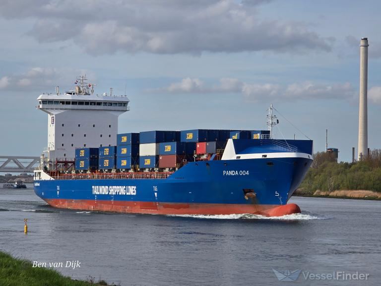 ship photo