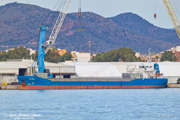 ship photo by Manuel Hernández Lafuente