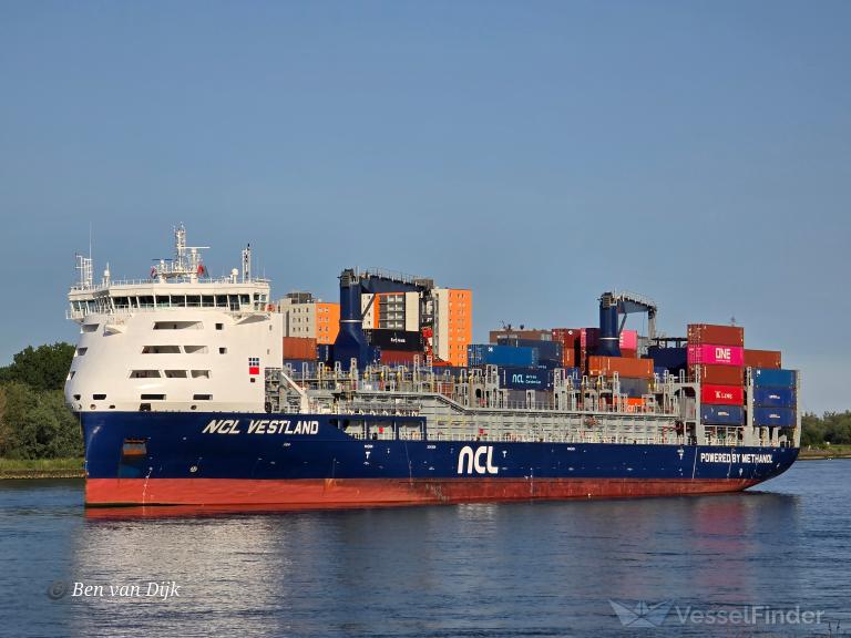 ship photo