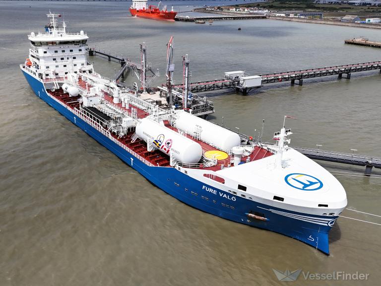 ship photo