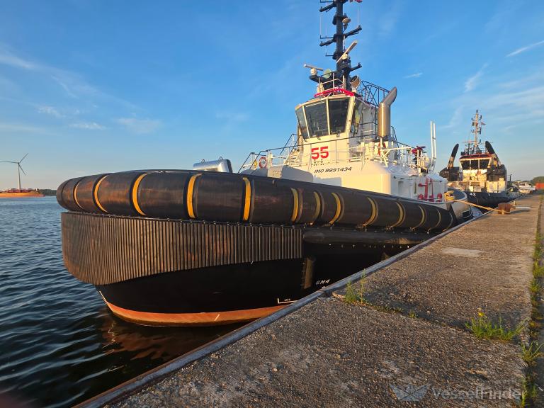 ship photo