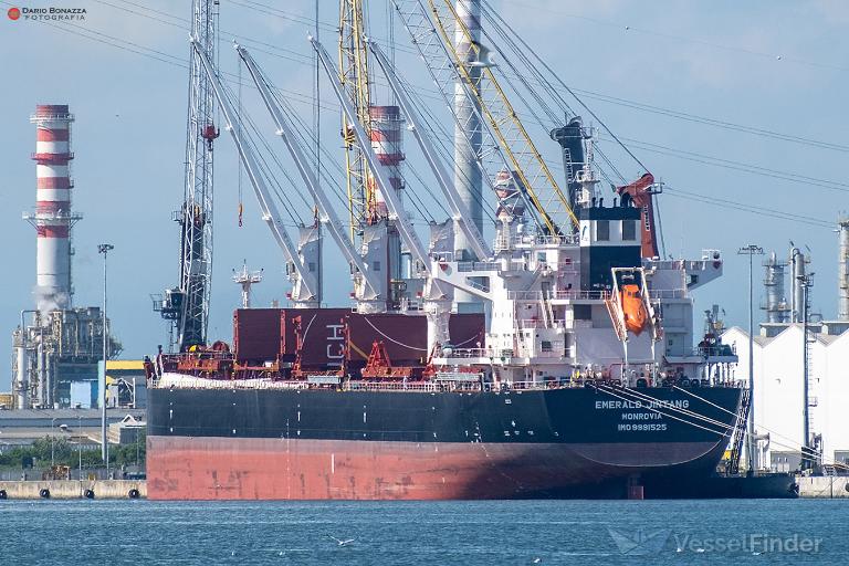 EMERALD JINTANG photo